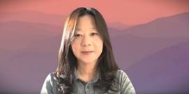 A person with long hair

Description automatically generated with medium confidence